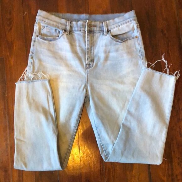 BDG Cropped Twig High Rise Distressed Hem Jeans - Size 29W - Picture 1 of 6